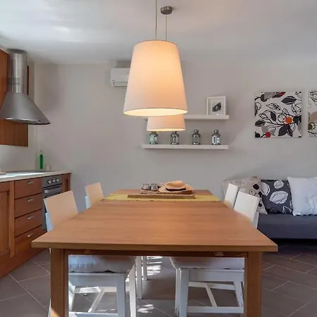 Holiday home Jasmine Studio By The Sea *